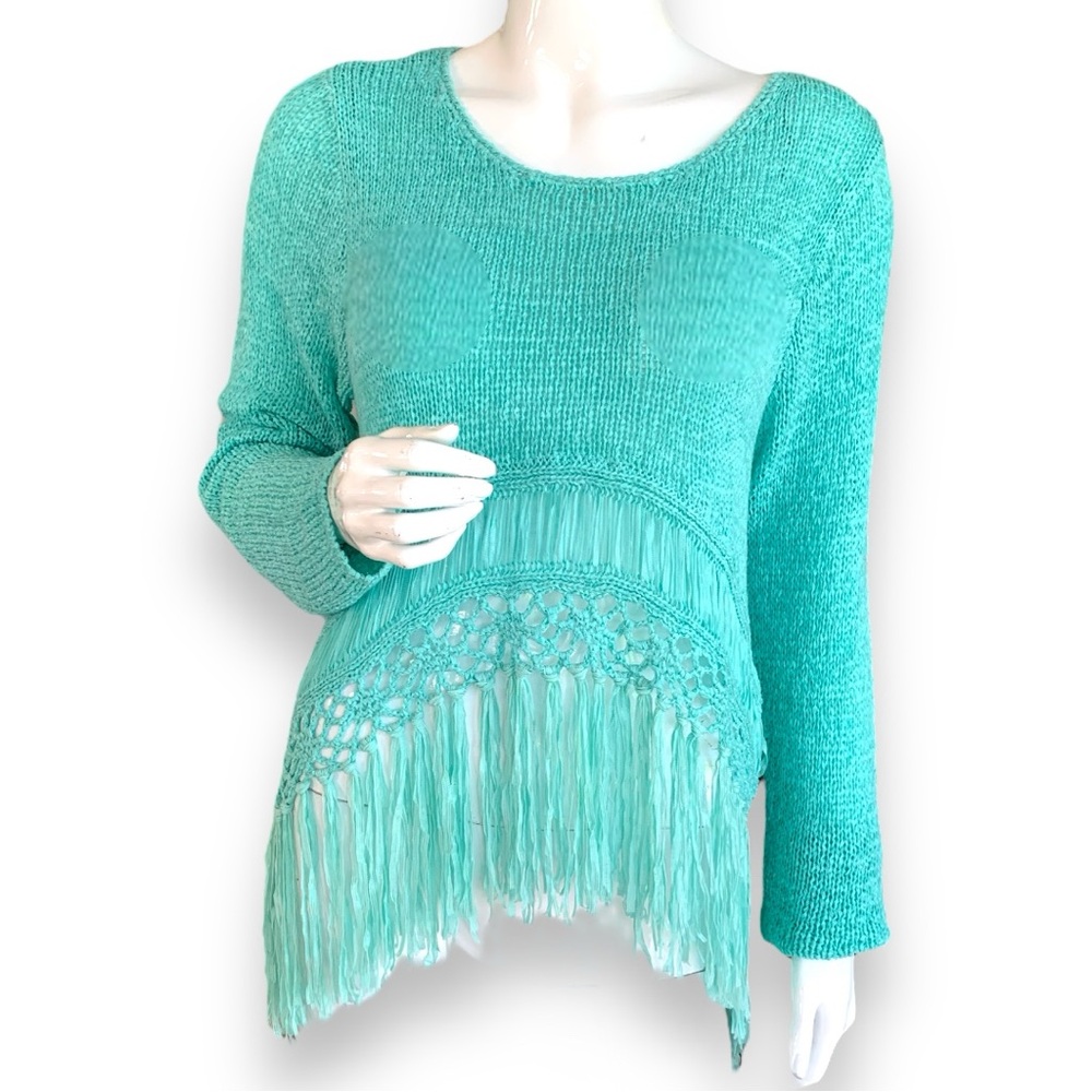 VENUS TURQUOISE KNIT SWEATER WITH CROCHETED FRINGE. WOMEN’S SIZE MEDIUM